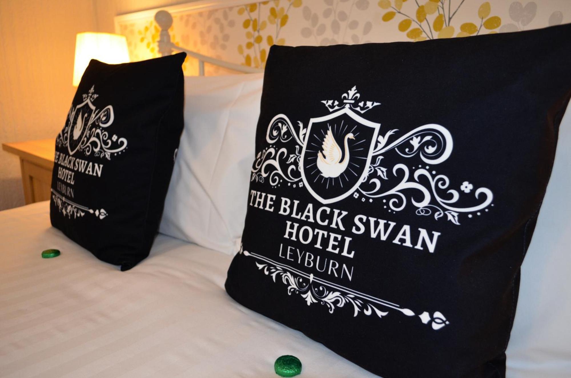 The Black Swan Hotel Leyburn Buitenkant foto